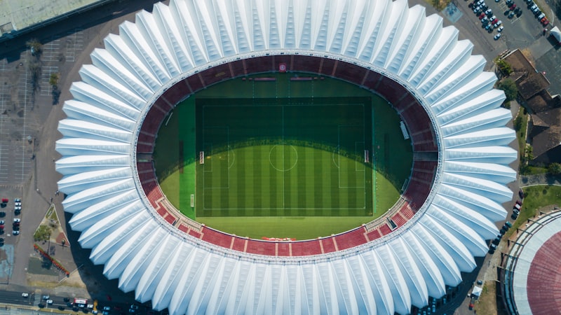 2026世界杯四分之一决赛：法国对阵比利时，姆巴佩突破防线的瞬间