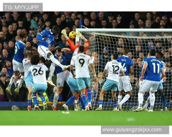 意甲焦点战曼城大胜阿森纳四球惨败引发全场热议