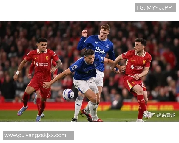 英超激战：里昂逆转AC米兰补时绝杀引发争议判罚全场沸腾